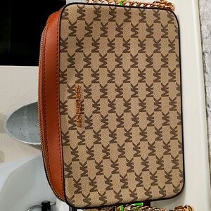 Michael kors logo crossbody bag with leather and chain strap